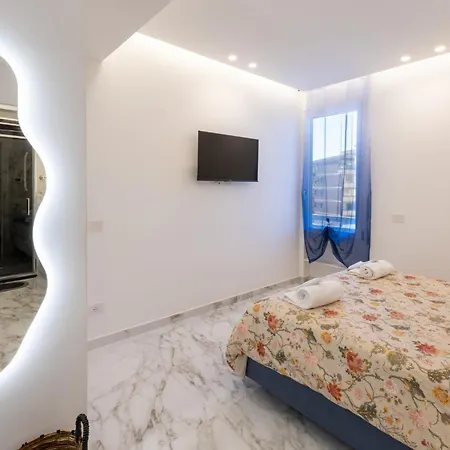 Luxury Oasis Penthouse In Center 佛罗伦萨