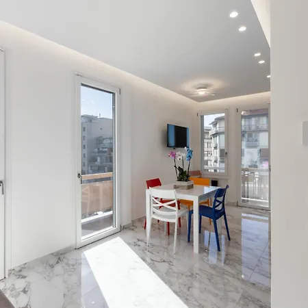 Luxury Oasis Penthouse In Center