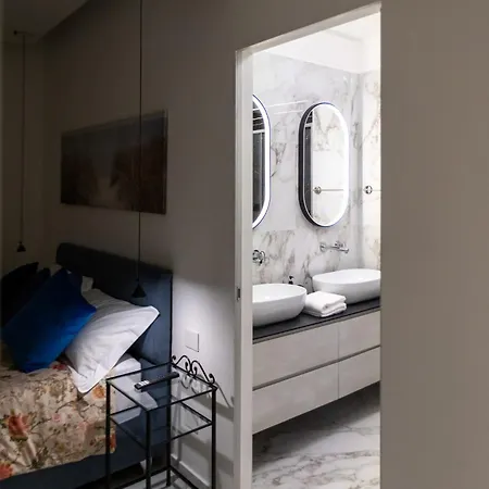 Luxury Oasis Penthouse In Center 公寓