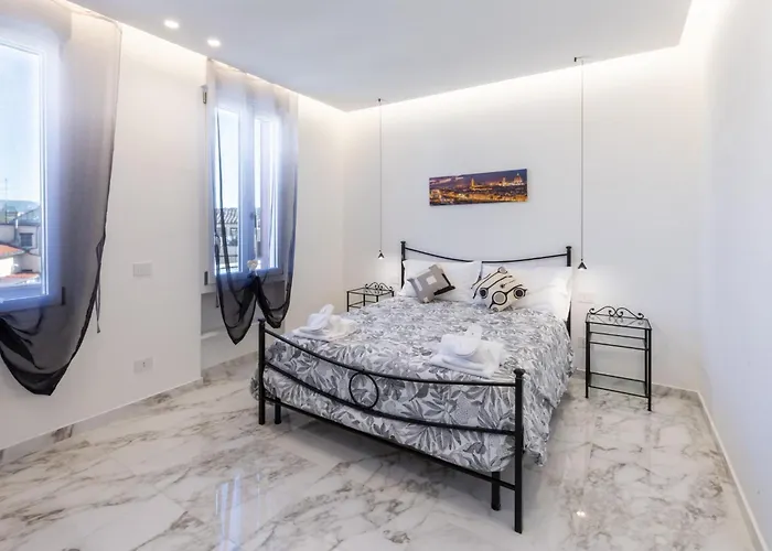 Luxury Oasis Penthouse In Center *