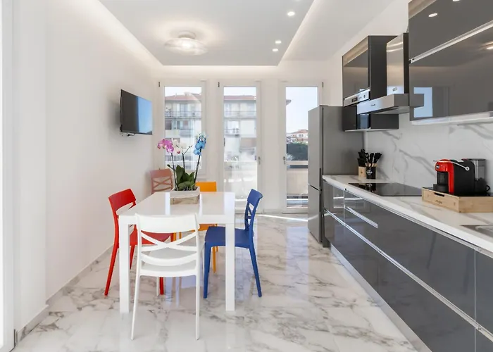 Luxury Oasis Penthouse In Center Διαμέρισμα *